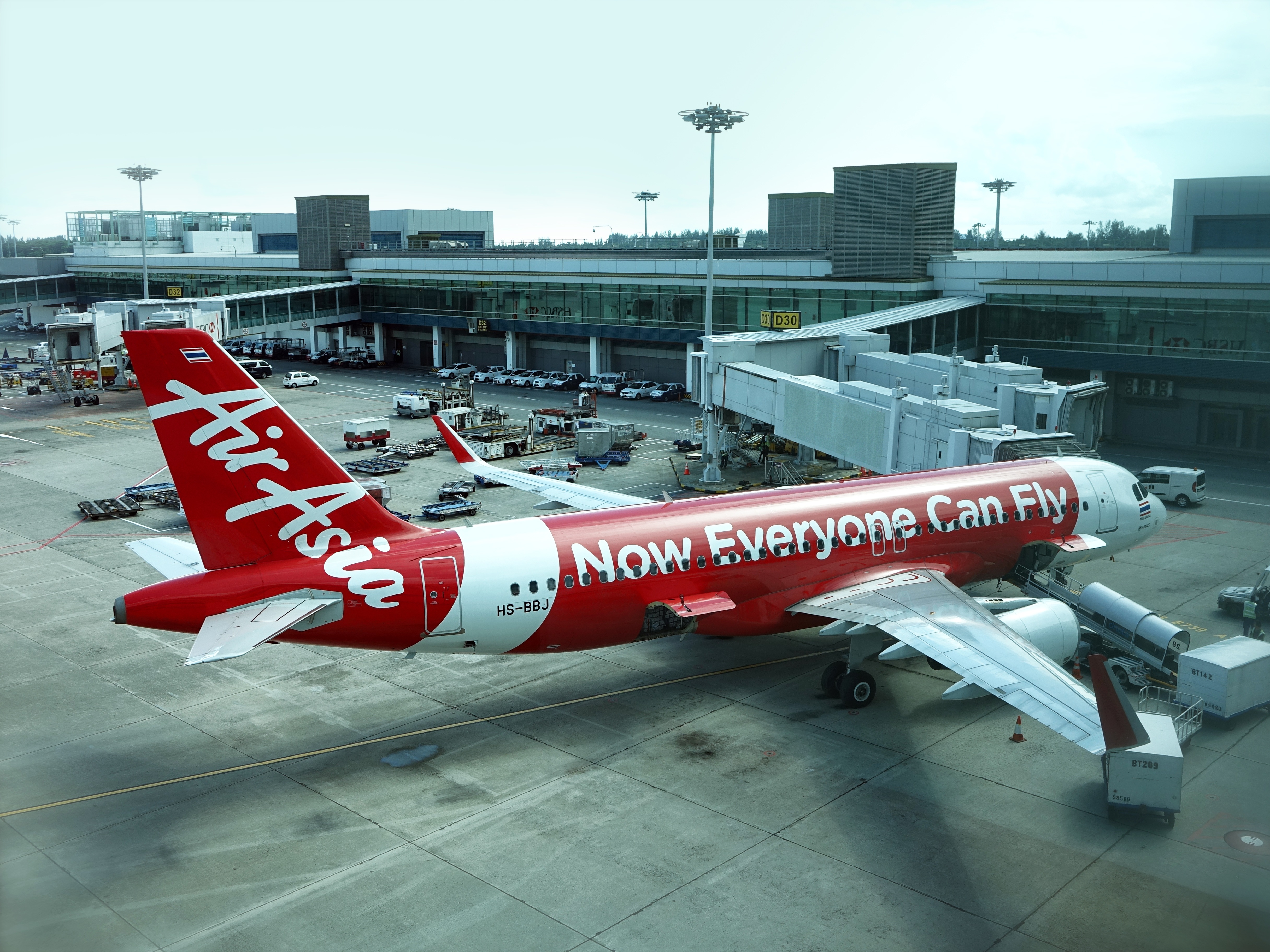 6 Ways to Fly Internationally with Cheap Flights