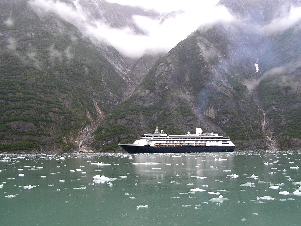 The Best Winter Getaways For Families In Alaska