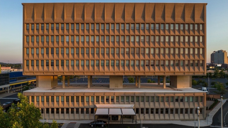 Cómo un edificio abandonado se transformó en el hotel más ecológico de Estados Unidos